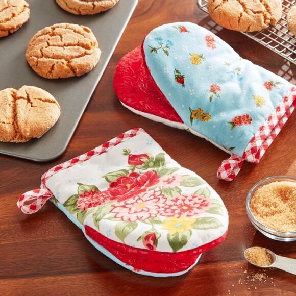 š¦āNewāPioneerāWomanĀ SweetāRoseā2-PieceāMiniāMittsāSet - Picture 4 of 7